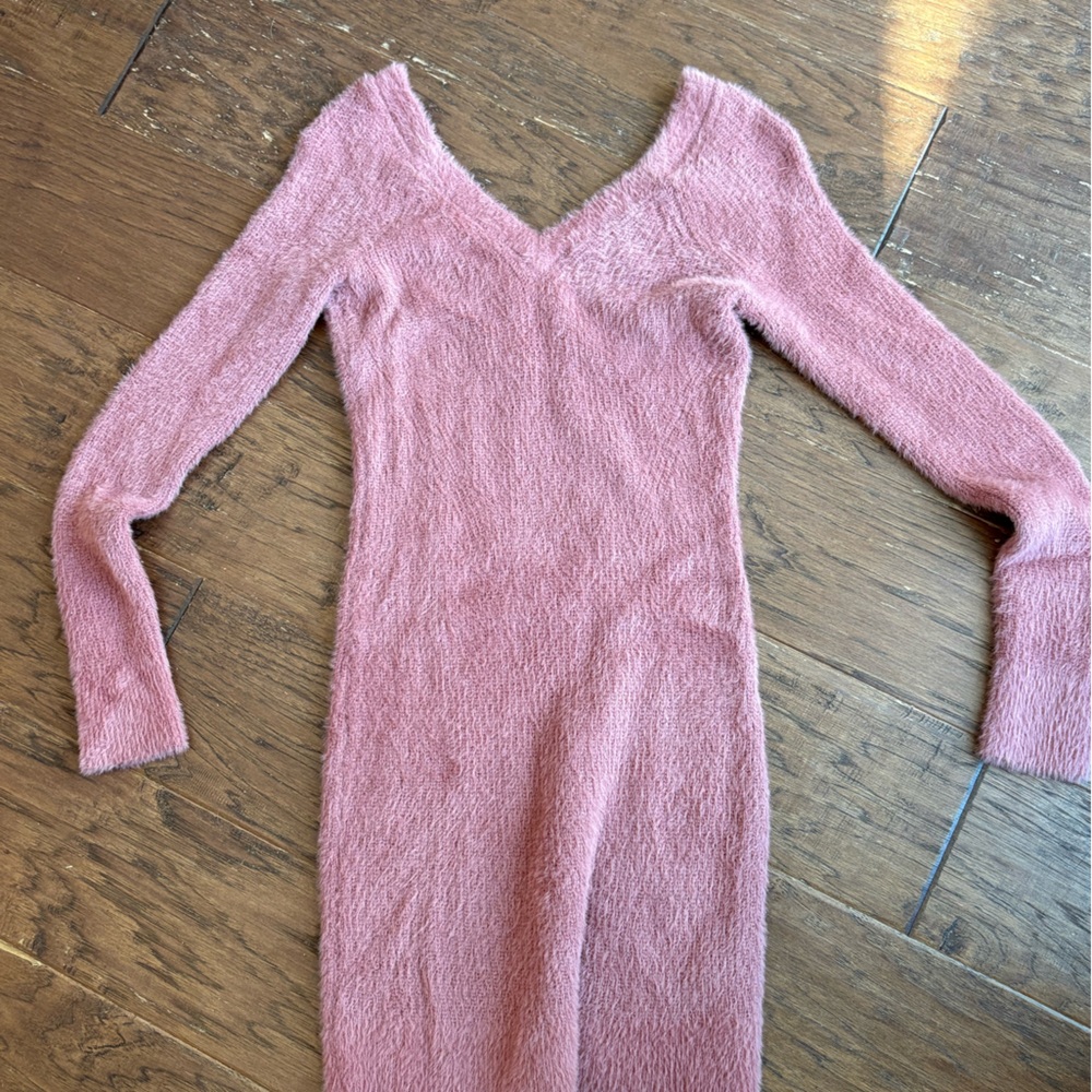 Abercrombie & Fitch Soft Pink Sweater
